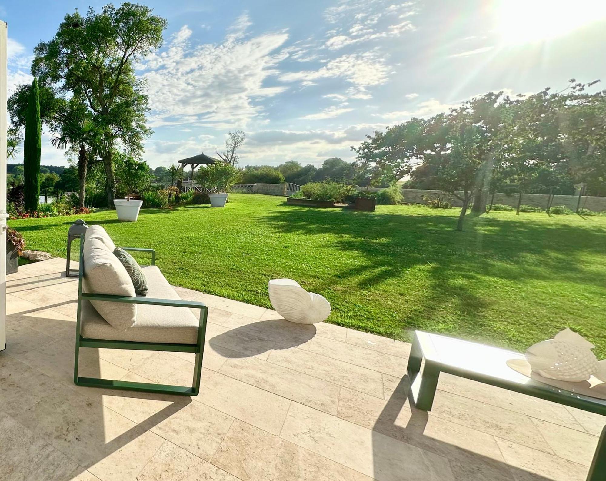Chateau De Lafont Suites Saint-Vivien  Exterior photo