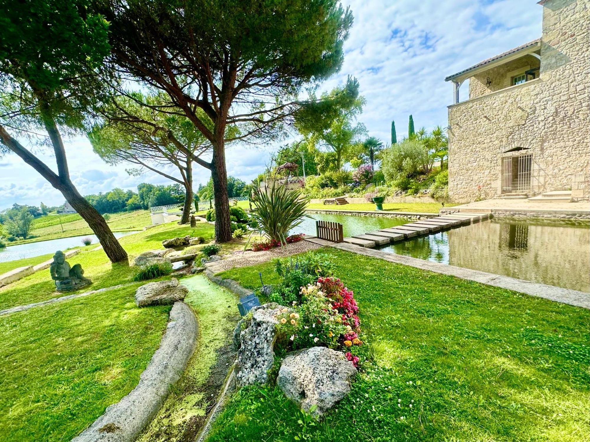 Chateau De Lafont Suites Saint-Vivien  Exterior photo